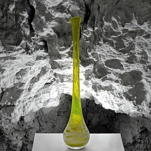 Vase original girafe couleur jaune transparent avec vagues blanches pièce unique en verre soufflé idée cadeau ou décoration maison