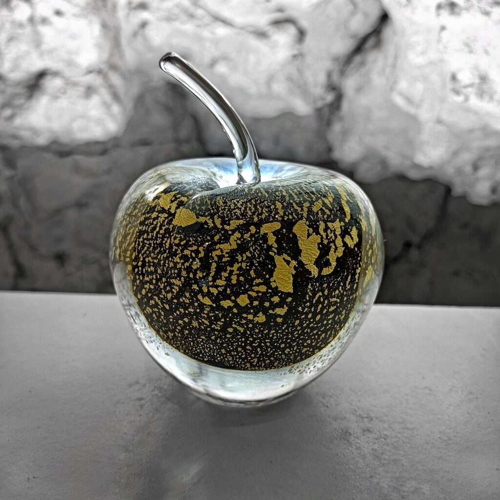 Pomme en verre par Pierre Gallou